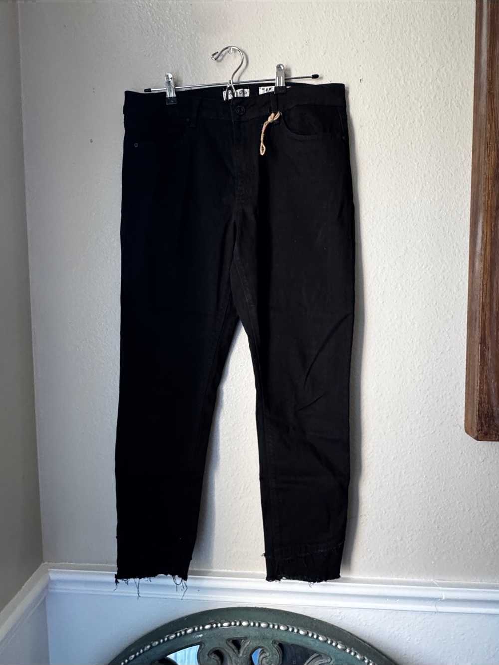 Indigo Rein Black Raw Hem Skinny Jeans Women’s Size 15 NWT Look Never Worn
